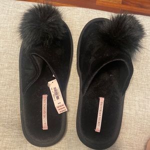 Victoria’s Secret BRAND NEW never worn Medium Black Slippers with Pom